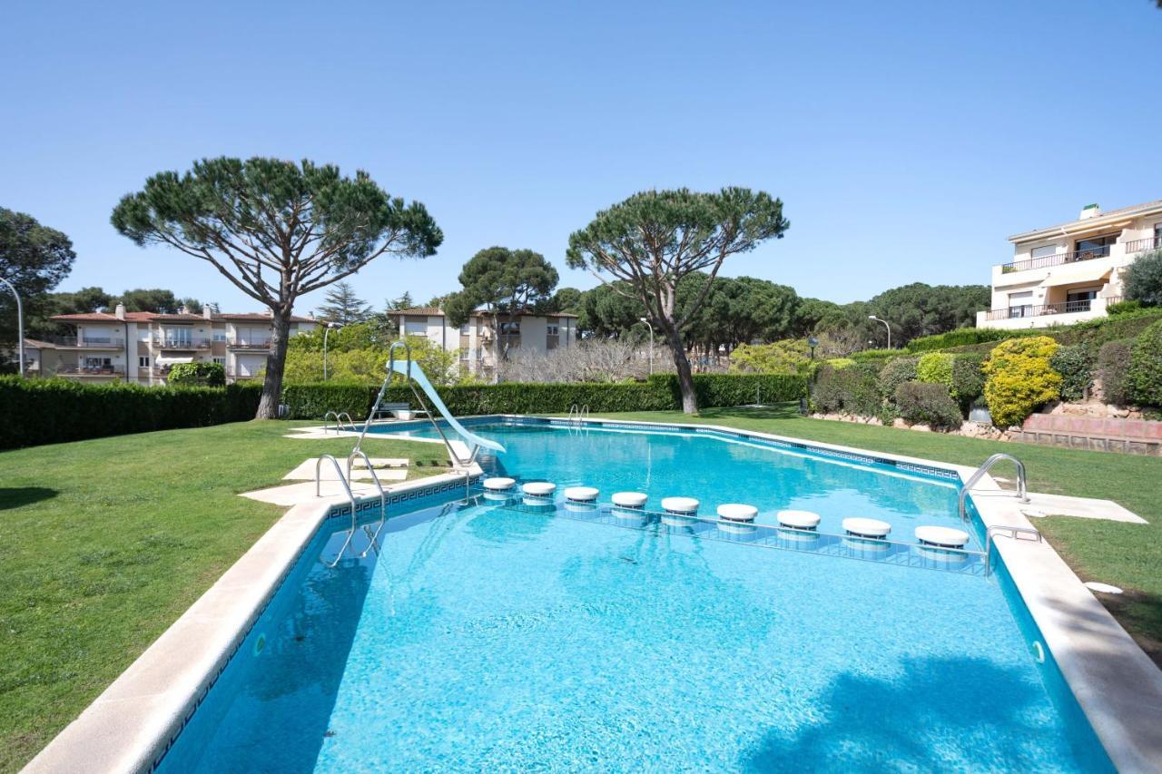 Bonita Casa Adosada Con Jardin Privado Y Piscina Comunitaria Калелья-де-Палафружель Экстерьер фото