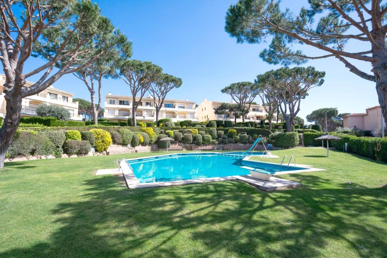 Bonita Casa Adosada Con Jardin Privado Y Piscina Comunitaria Калелья-де-Палафружель Экстерьер фото